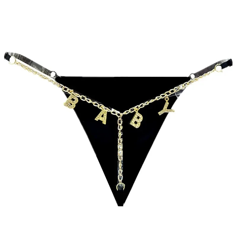Tanga con dije de letras brillantes