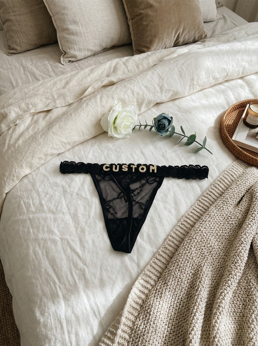 Tanga Personalizada negra con nombre en cristales